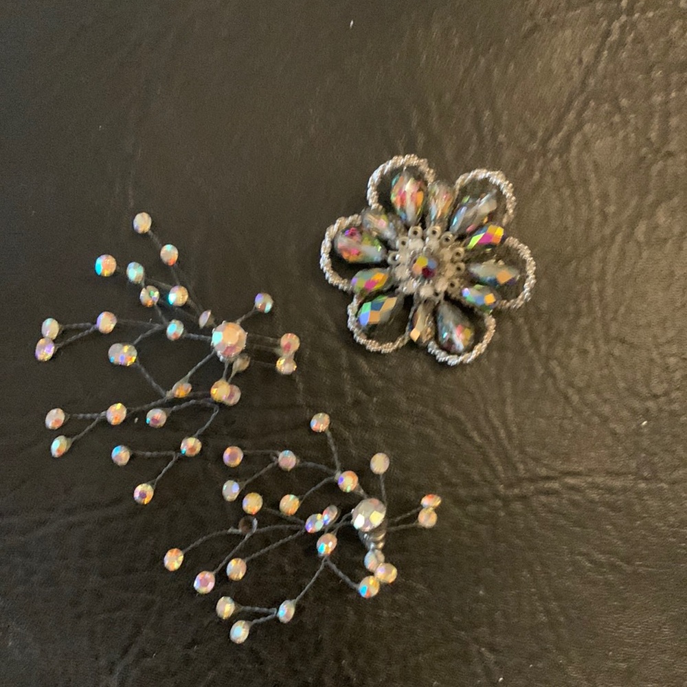 Brooch & earring set